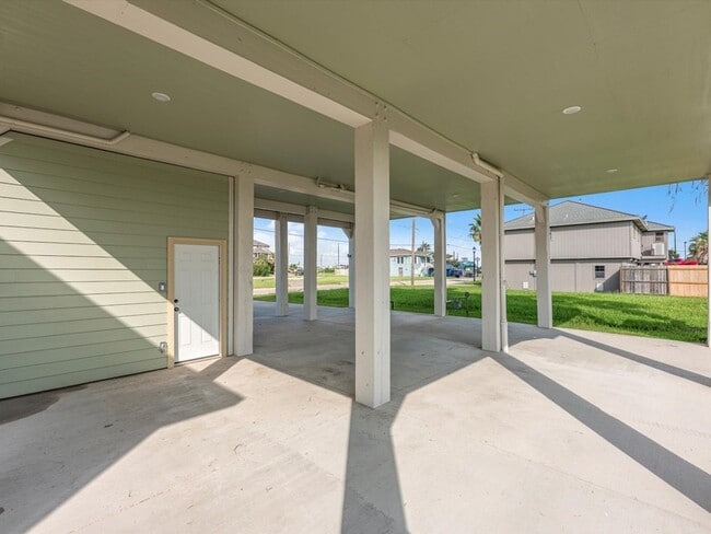 Building Photo - 1102 64th St