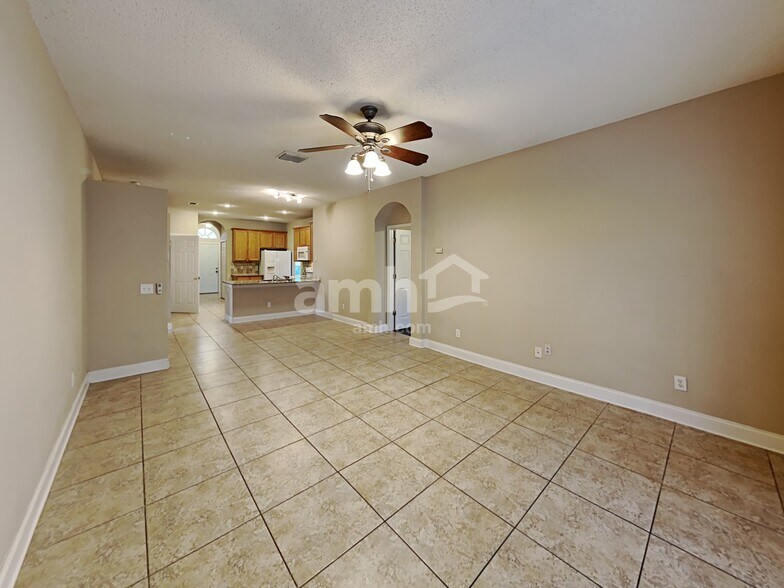 Building Photo - 10318 Goldenbrook Way