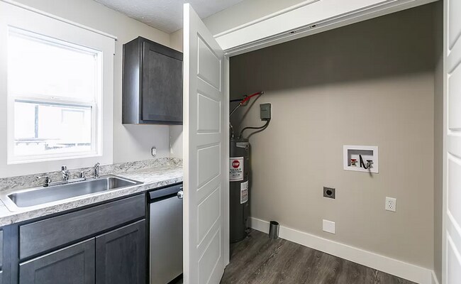 Building Photo - 771 Shelby Ave