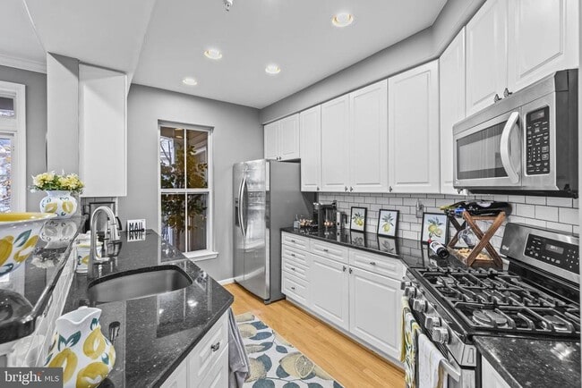 Building Photo - 5108 Donovan Dr