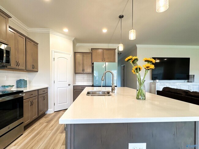 Building Photo - 3108 Henry Rd SE