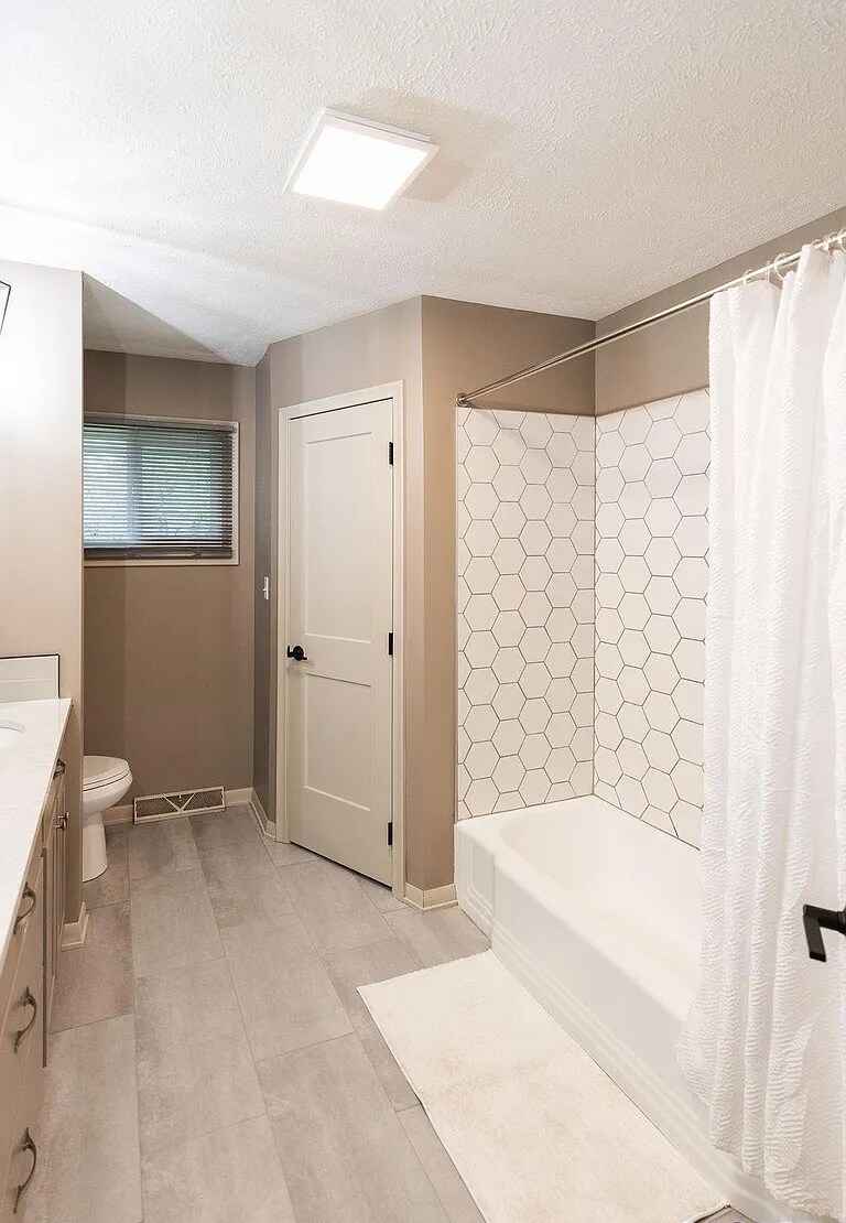 Building Photo - 2535 Saint Thomas Dr