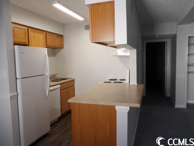 Building Photo - 10166 Beach Dr SW