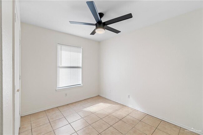 Building Photo - 22 S Casa Linda St