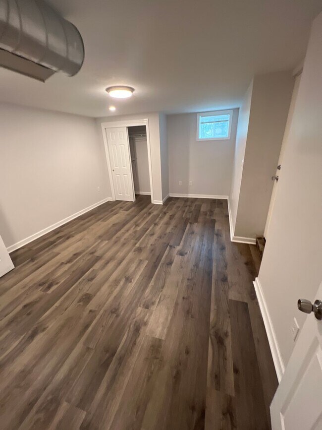 Building Photo - One Bedroom - Minutes from University of P...