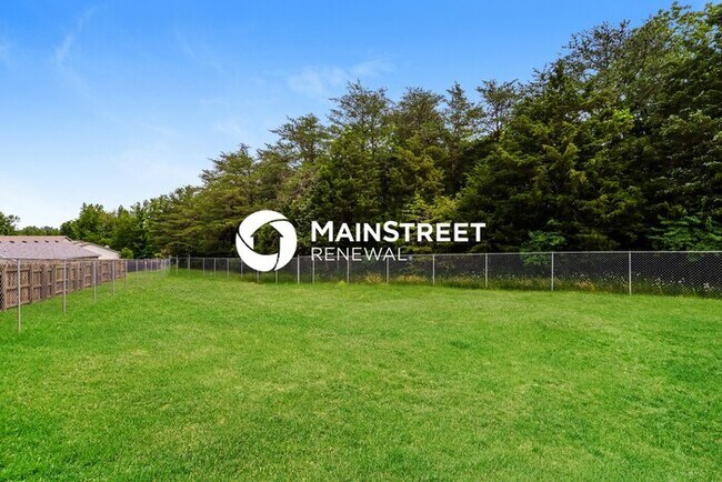 Building Photo - 3 Bedroom Pet-Friendly Home in Sellersburg, IN with Main Street Renewal