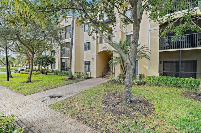 Building Photo - 3019 Alcazar Pl