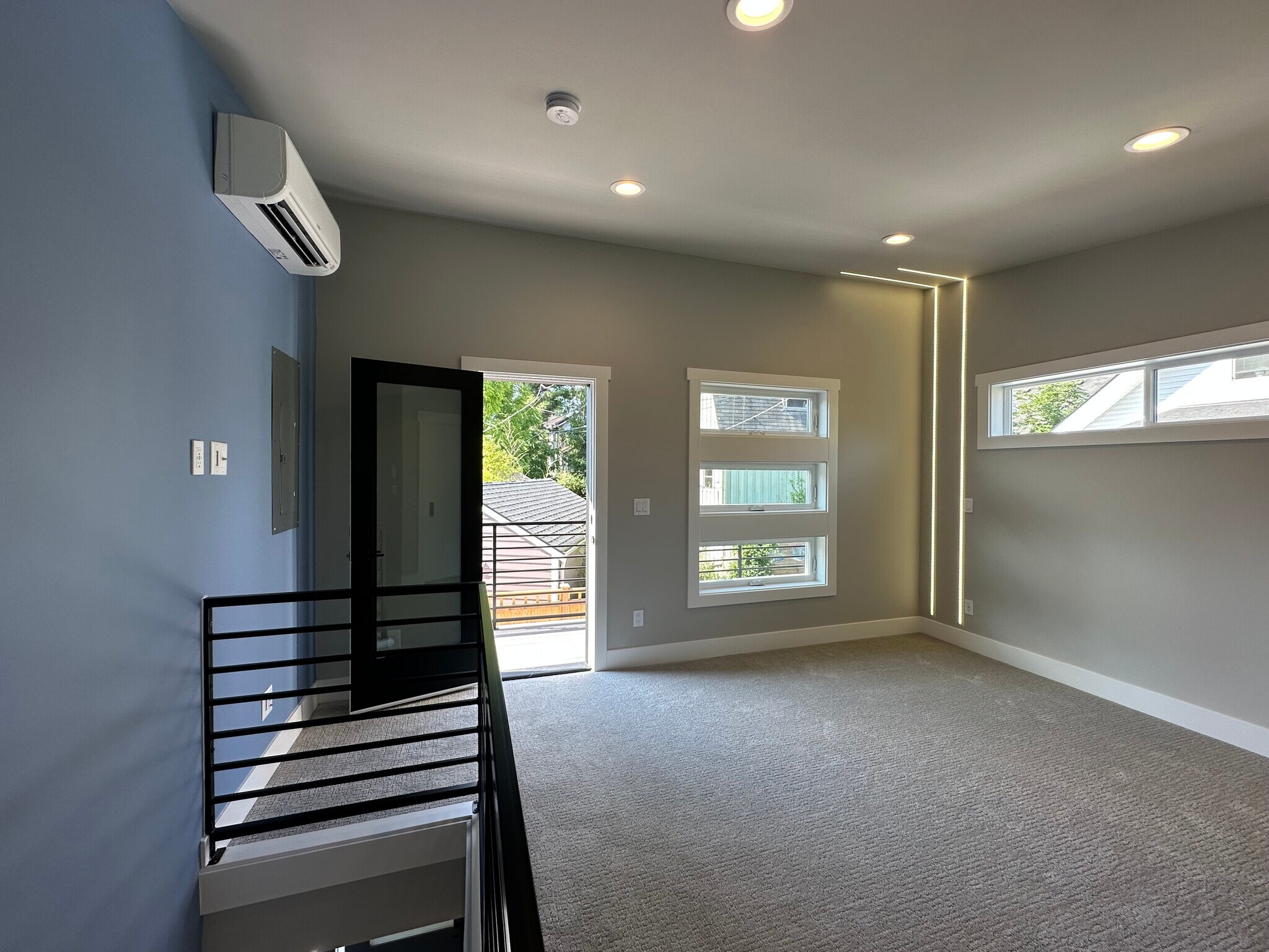 Building Photo - 5509 Brooklyn Ave NE