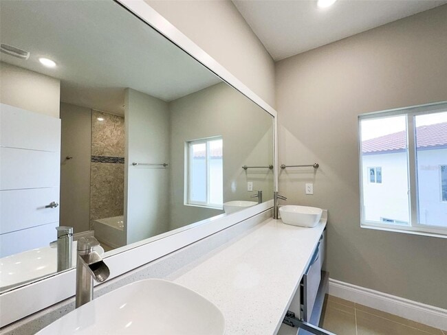 Building Photo - 1866 Brentwood Ct