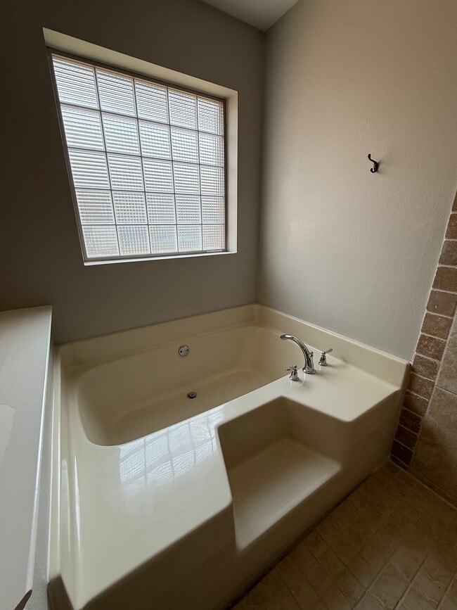 Building Photo - 9722 Misty Meadow Ln