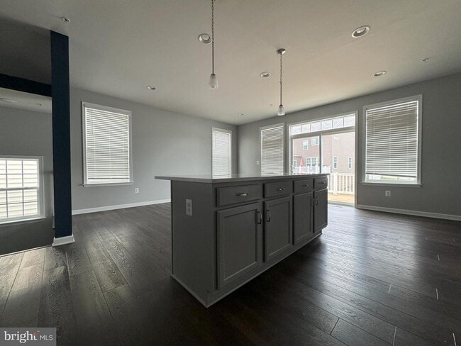 Building Photo - 9067 Fox Stream Way