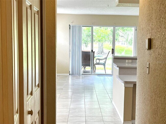 Building Photo - 14037 Fairway Island Dr