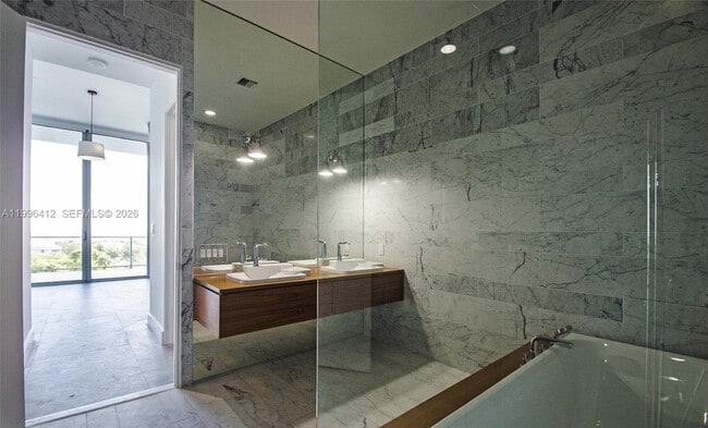 Building Photo - 2669 S Bayshore Dr