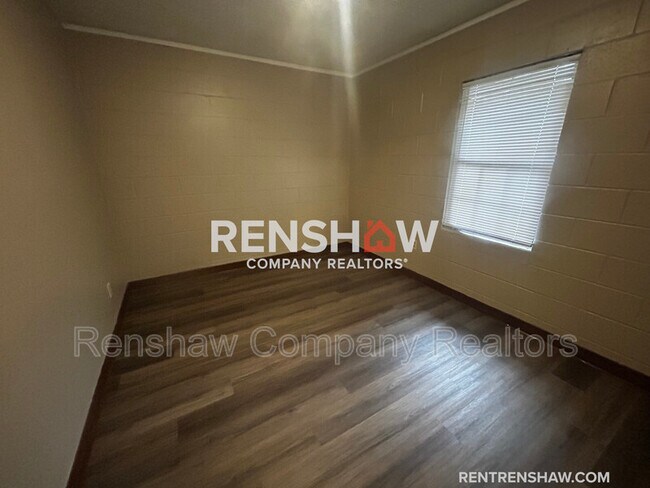 Building Photo - 118 Rosewood Cir