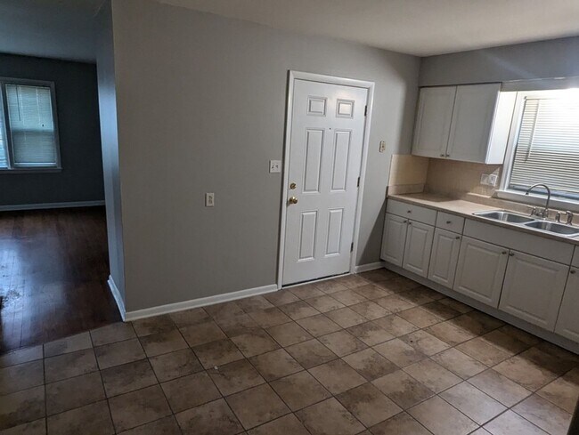 Building Photo - 8039-8041-8041 W Beckett Ave