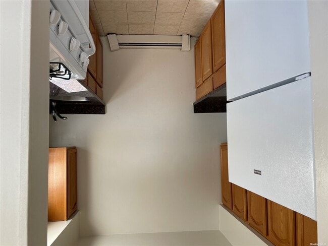Building Photo - 400 N Corona Ave