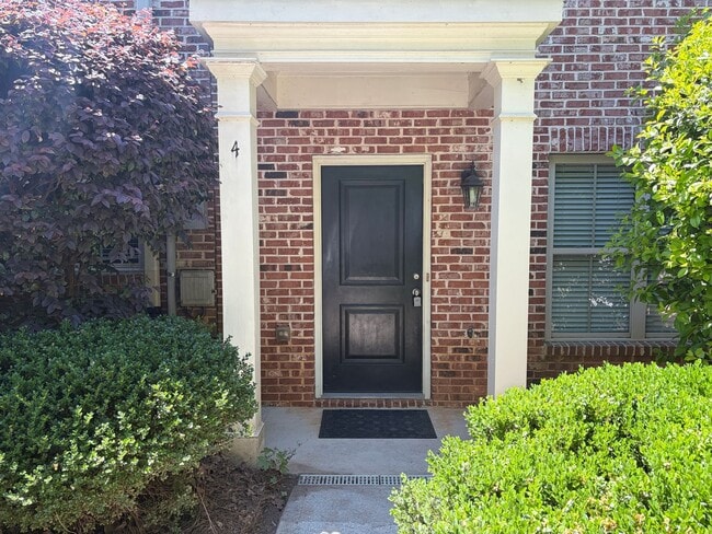 Building Photo - Lovely 3 Bedroom 3 Bath Townhouse on the east side of Athens, GA