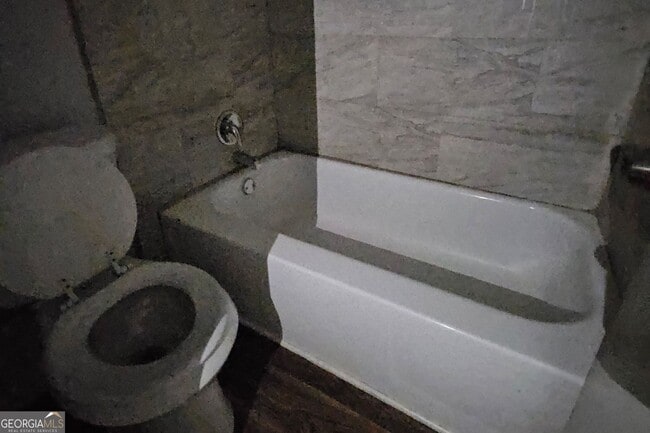 Building Photo - 3575 Oakvale Rd