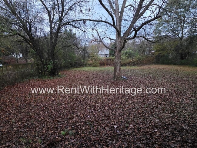 Building Photo - GREAT NEWS! 3 BEDROOM/ 2 BATH HOME WITH PARTIAL FINISHED BASEMENT