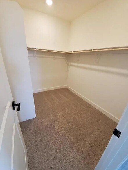 Building Photo - 8097 Oxbow Lndg Lp