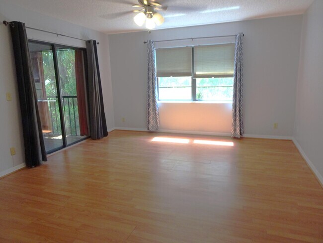Building Photo - 12260 Sag Harbor Ct