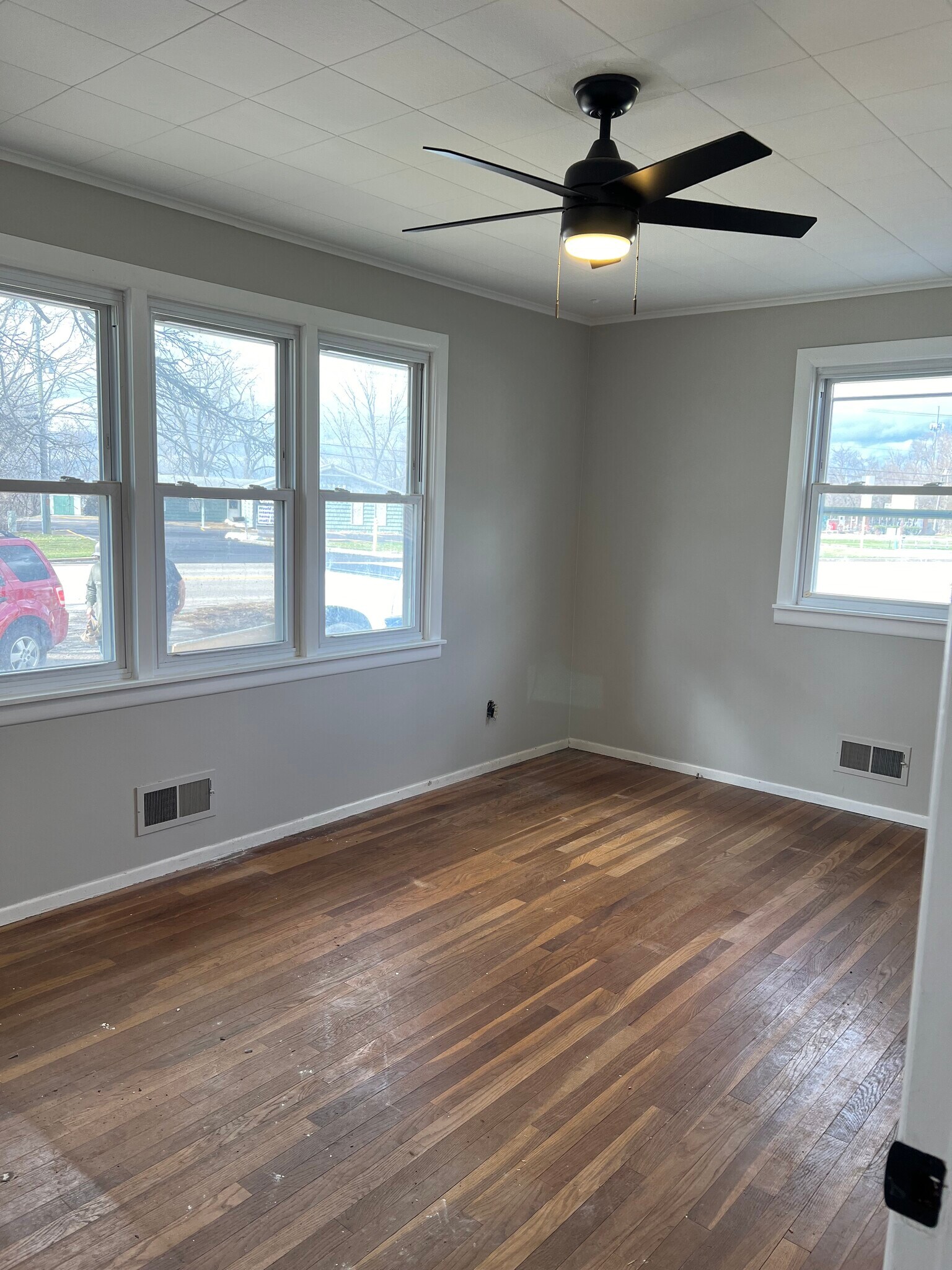 Master Bedroom - 620 N State St