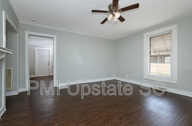 Building Photo - 213 A St