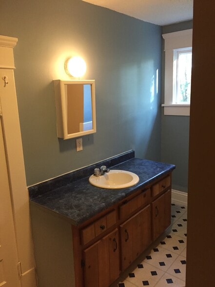 Building Photo - 281 W 5th St