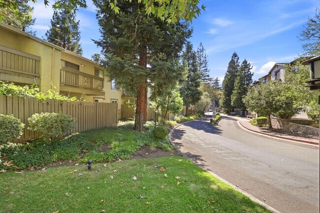 Building Photo - 1241 Homestead Ave