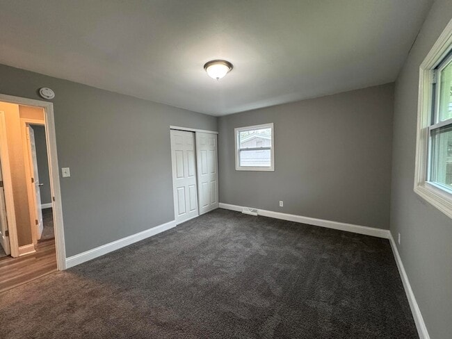 Building Photo - 541 W 67th Ln
