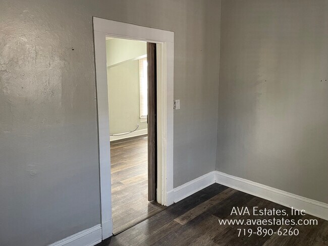 Building Photo - 1206 Claremont Ave