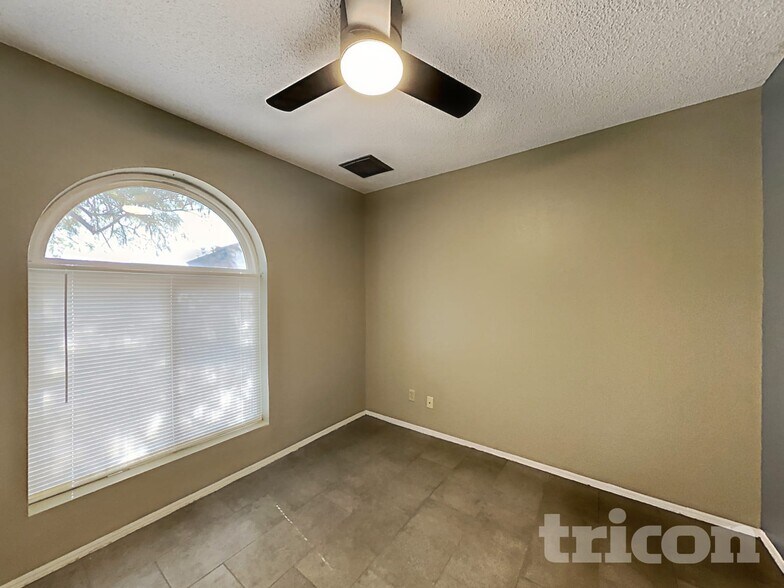 Building Photo - 4140 W Pershing Ave