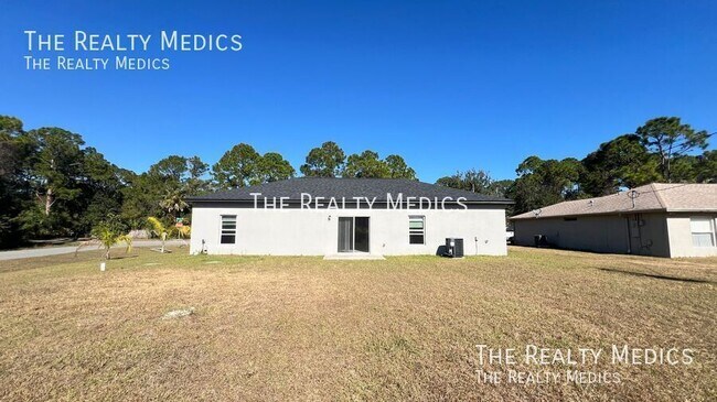 Building Photo - 1750 Loquat Ct NW