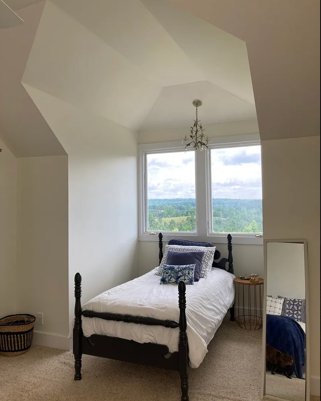 Building Photo - Turnkey Furnished Home on 5 Acres – Just B...
