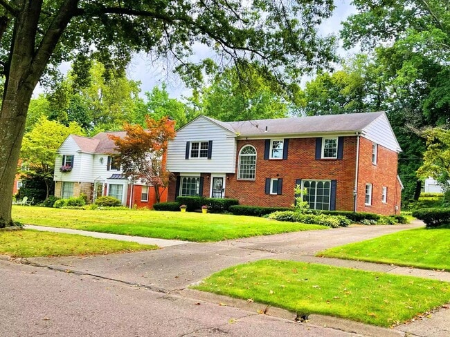 Building Photo - 309 Dorchester Rd