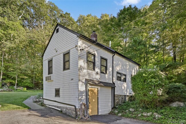 Building Photo - 1300 NY-22
