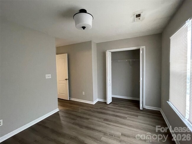 Building Photo - 3129 Nevin Pl Dr