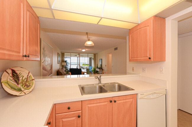 Building Photo - 1950 SW Palm City Rd