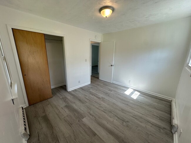 Building Photo - Spacious house in Brookville school distri...