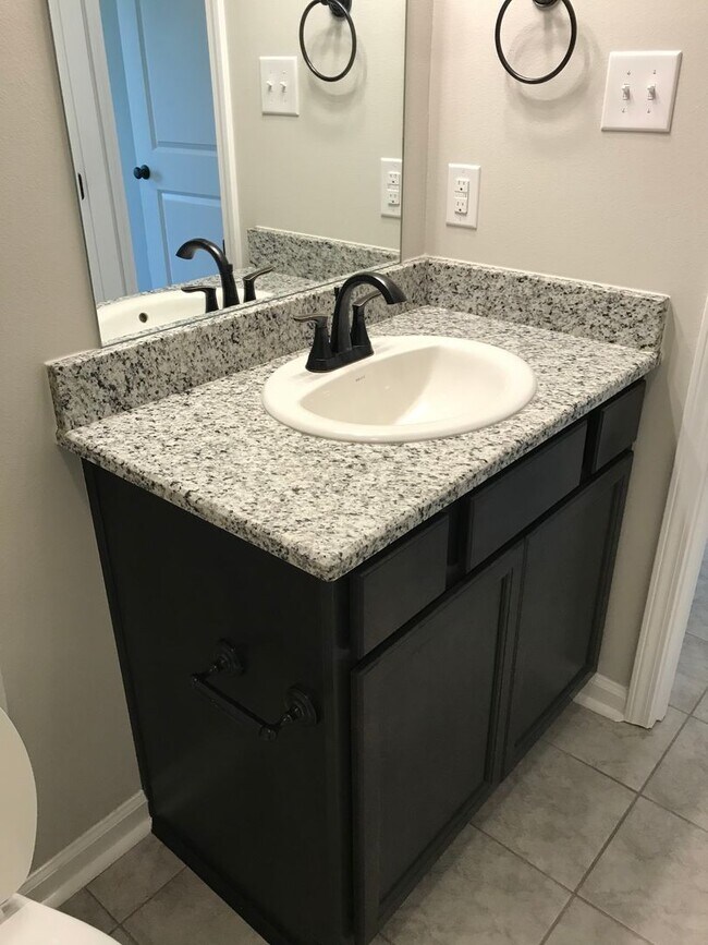 Building Photo - Close to Barksdale Air Force Base...