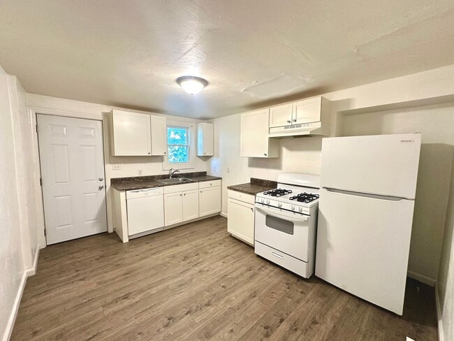 Primary Photo - Updated 4 Bed, 1 Bath Home in Hazelwood - Central AC & Heat, Minutes from Downtown - Available Now!