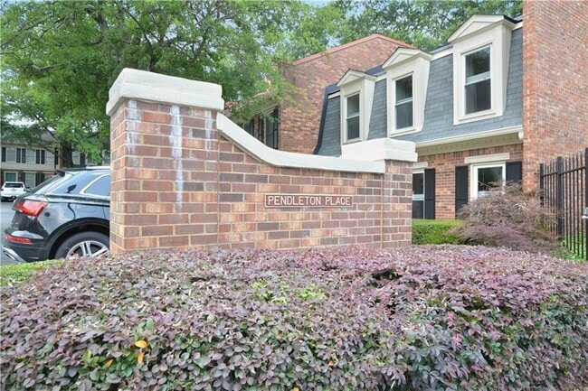 Building Photo - 1 Pendleton Pl NE