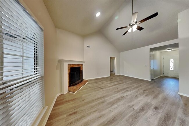 Building Photo - 3979 Sharon Spgs