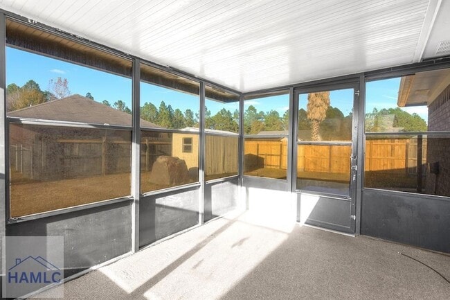 Building Photo - 934 Poppleton Dr