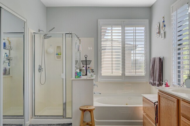 Building Photo - 4 Bedroom With a Pool in North Las Vegas- ...