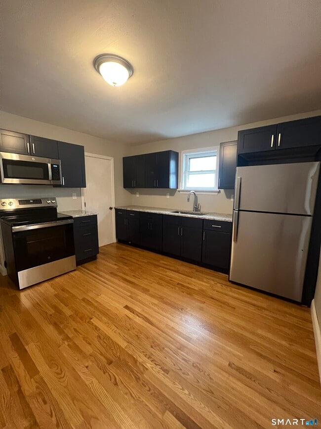 Building Photo - 50 Fairview St