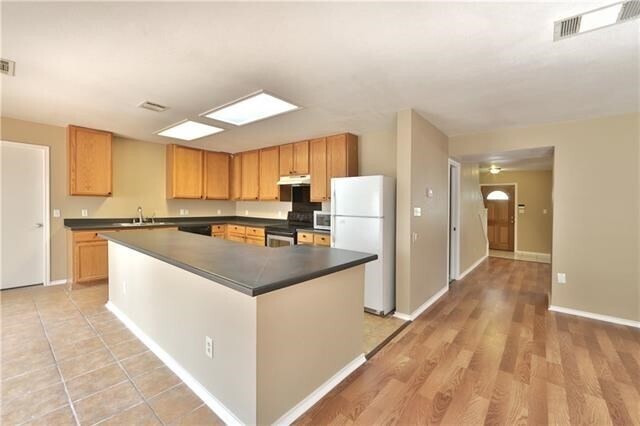 Building Photo - 505 Catumet Dr
