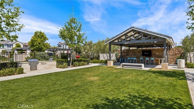 Building Photo - 16282 Meadowhouse Ave