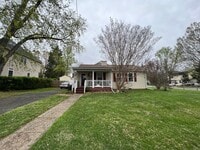 Building Photo - Delightful 1 Level 4 Bedroom Home On Exten...