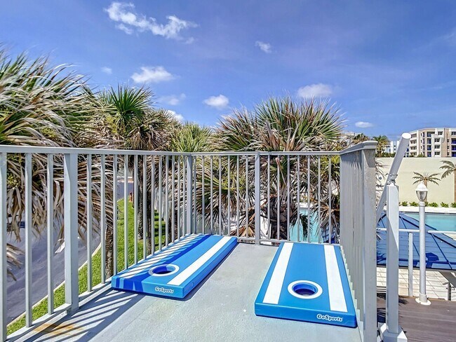 Building Photo - Fully Furnished Beautiful 2 Bedroom Seascape Towers Oceanfront Condo